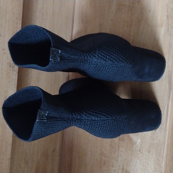 Seven dials slip on boots - Picture 3 of 5